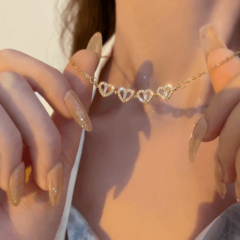 Four Leaf Clover Magnetic Folding Heart Crystal Pendant Necklace