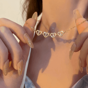 Four Leaf Clover Magnetic Folding Heart Crystal Pendant Necklace